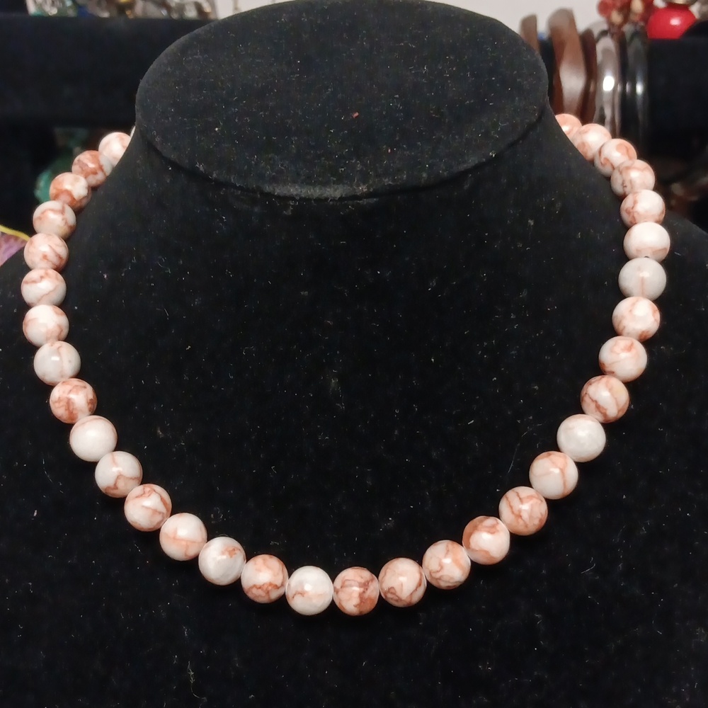 Red Mesh Work Jasper Beaded Necklace in Sterling Silver 300.00 ctw 15.5 mm